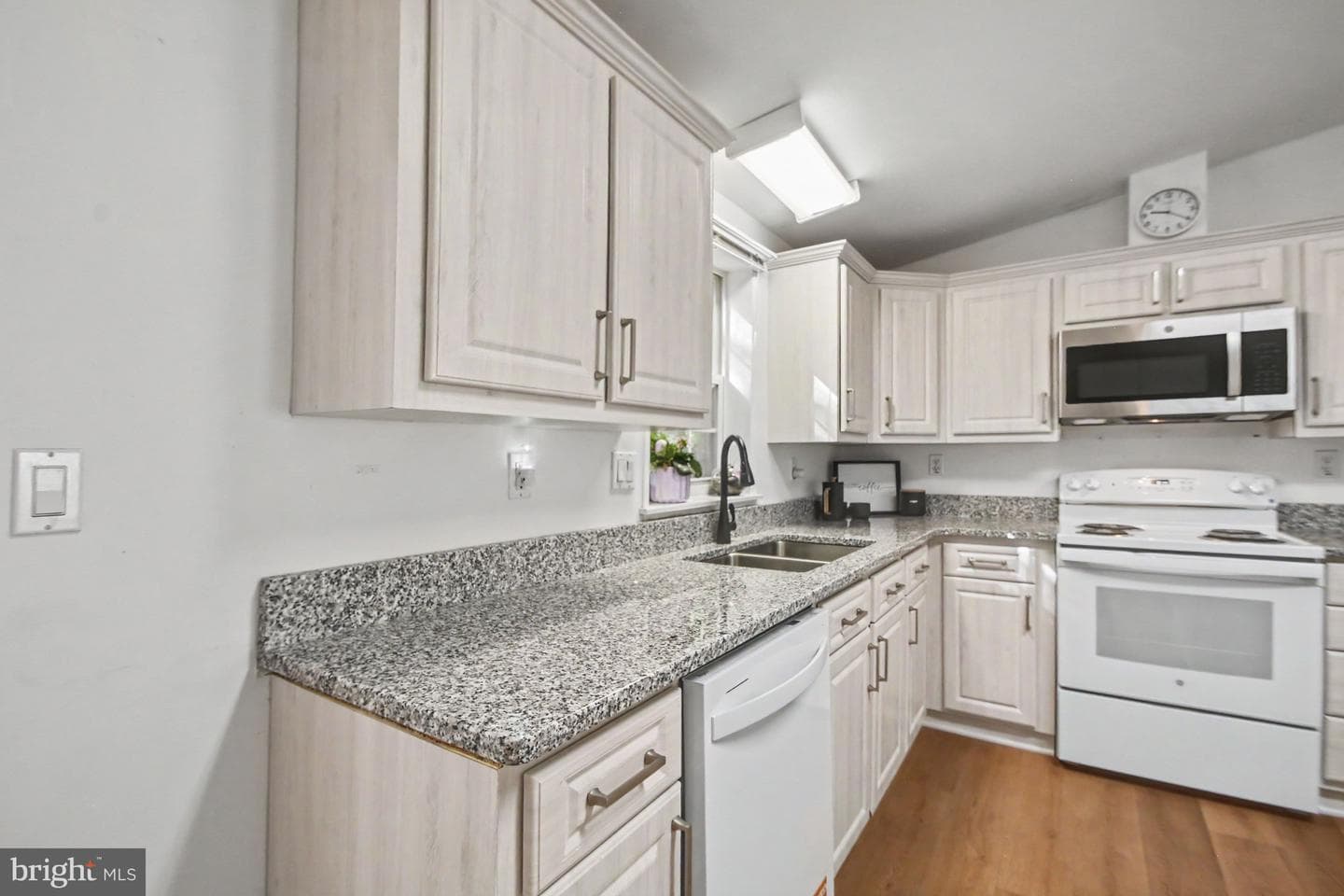 8 Williams Way photo 7