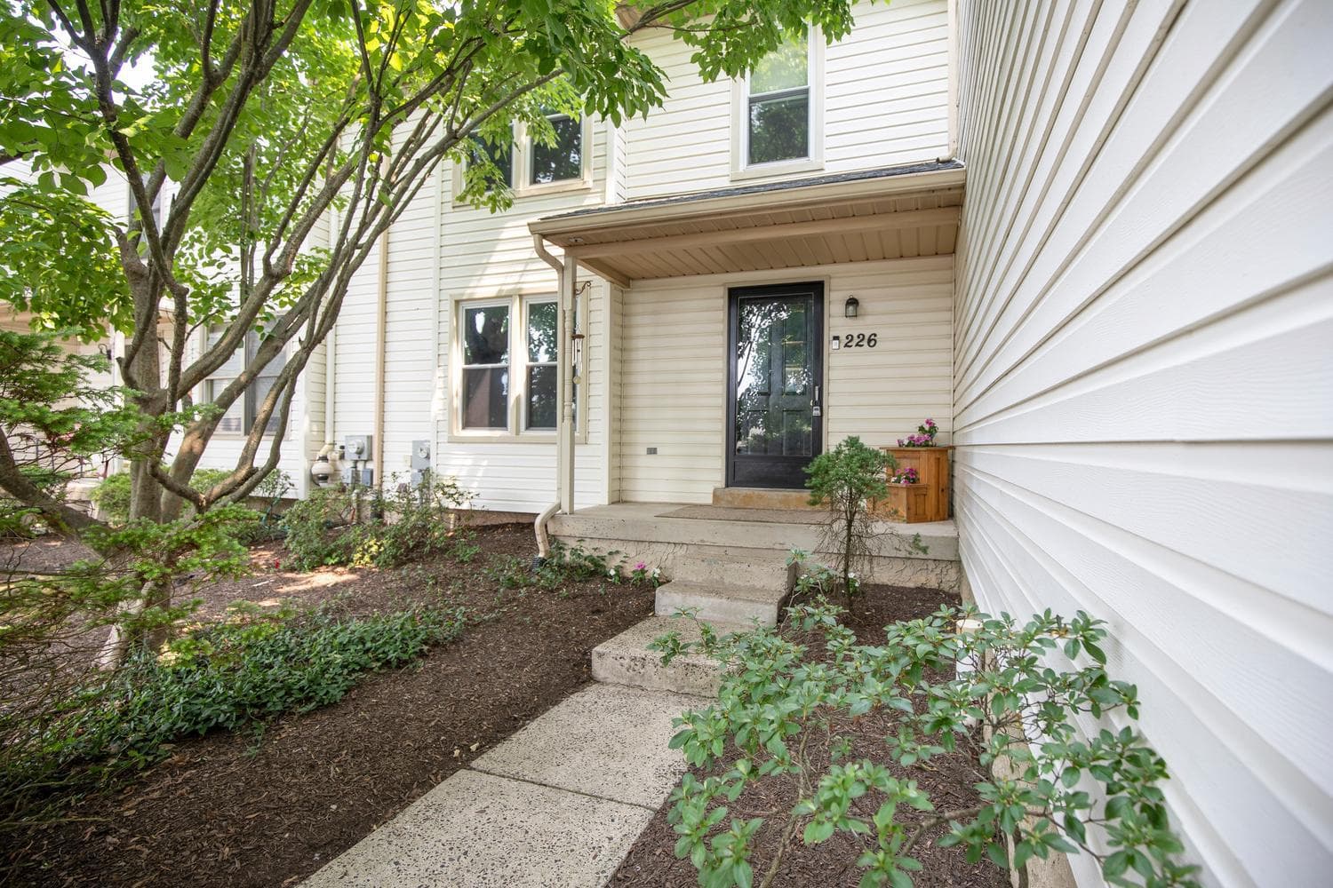 226 Inverness Circle photo 4