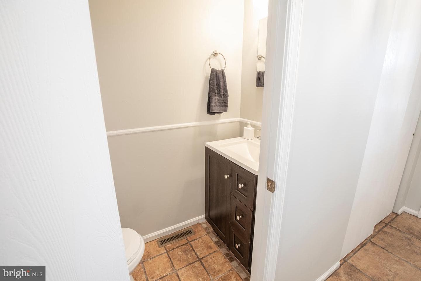 226 Inverness Circle photo 6