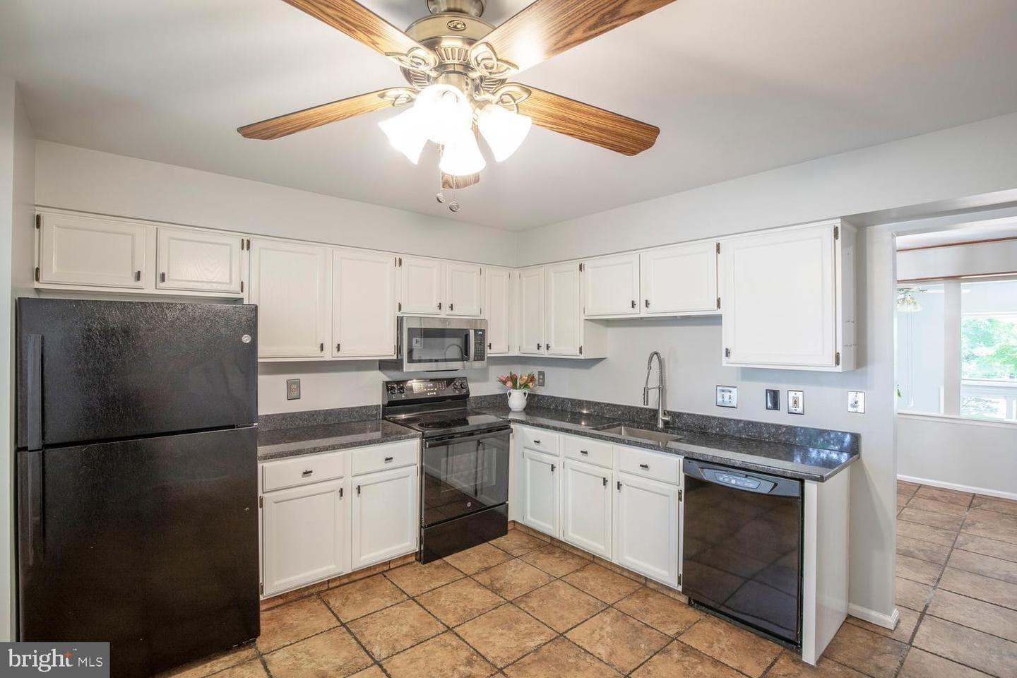 226 Inverness Circle photo 9