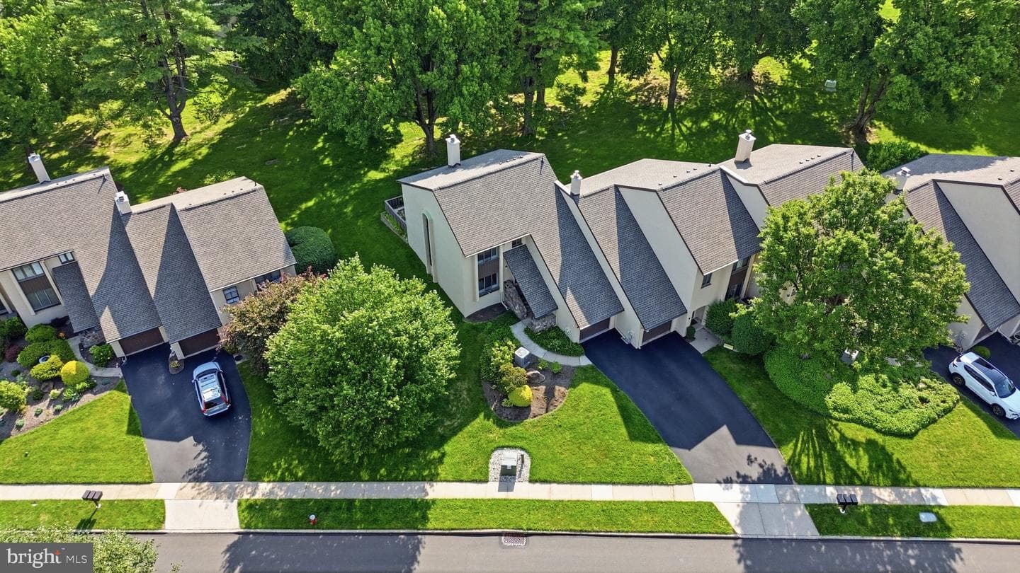144 Golf Club Drive photo 25