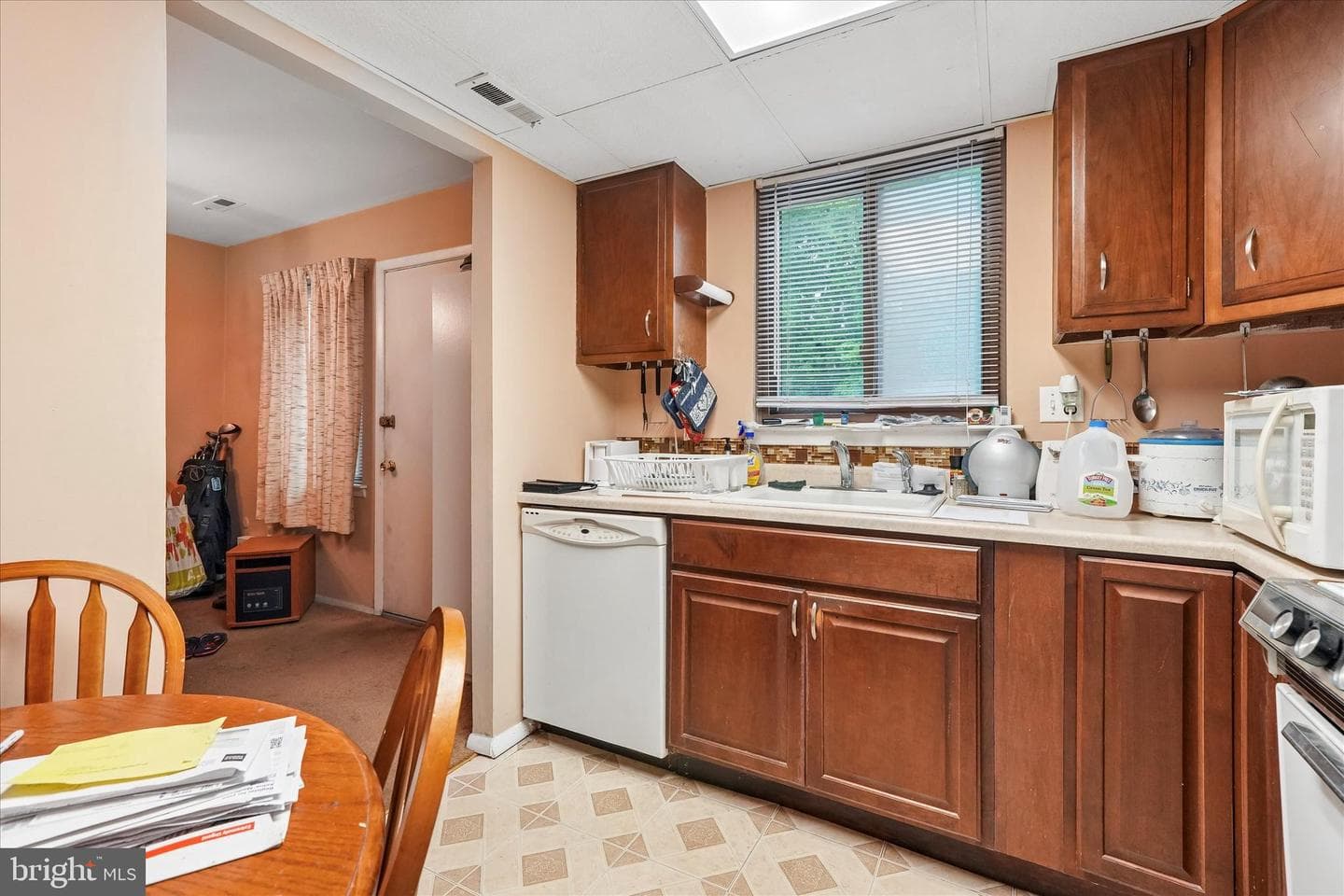 4662 Canterbury Court photo 3