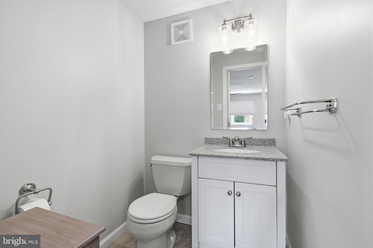 686 Cheryl Drive photo 28