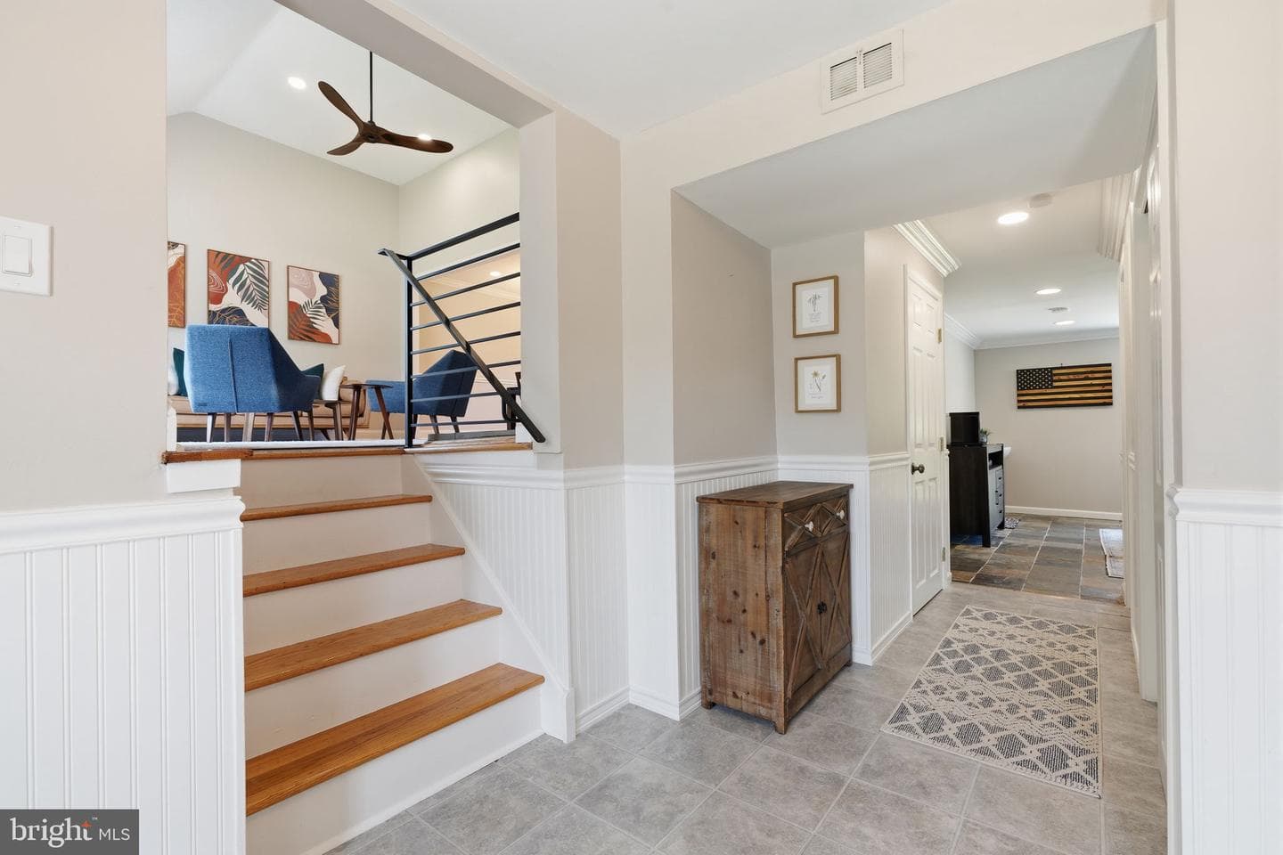 686 Cheryl Drive photo 4