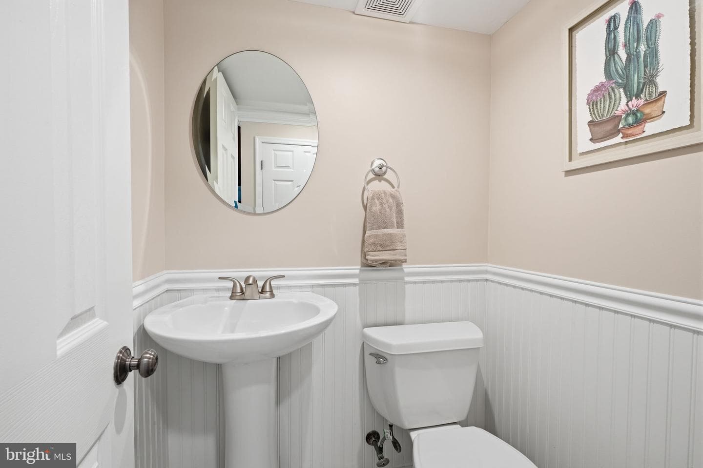 686 Cheryl Drive photo 8
