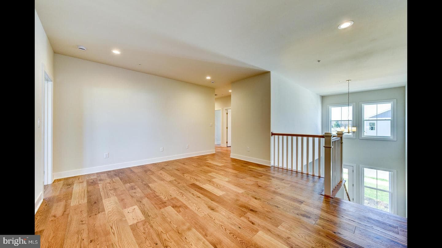 4 Tradesville Dr photo 8