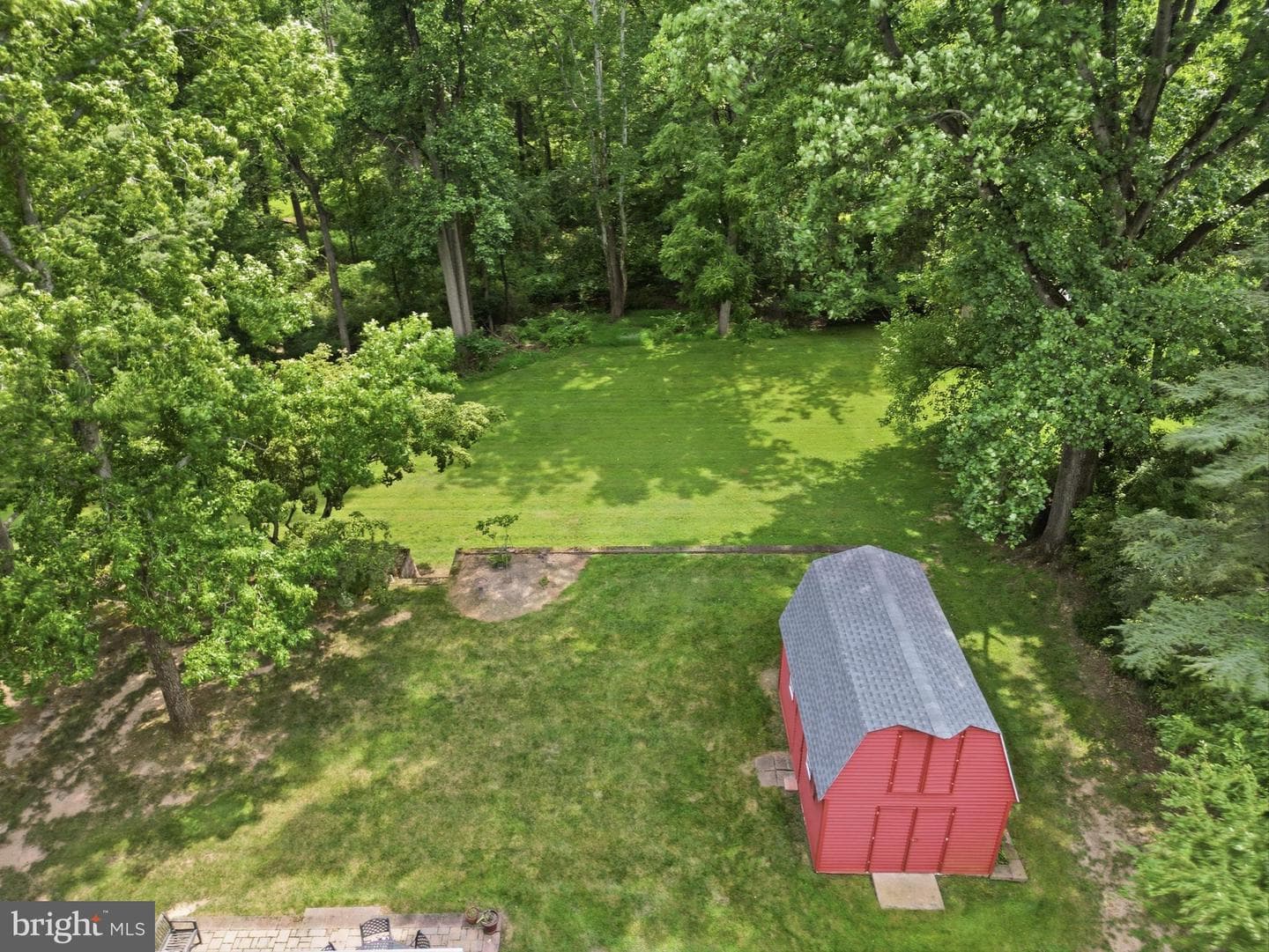 136 Chapel Drive photo 2