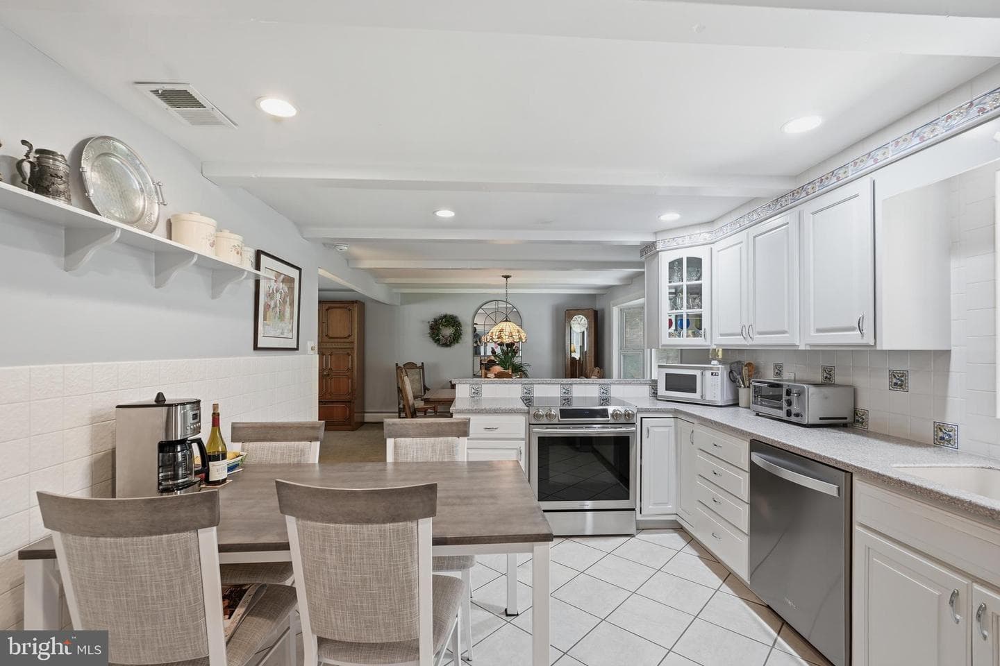 136 Chapel Drive photo 8