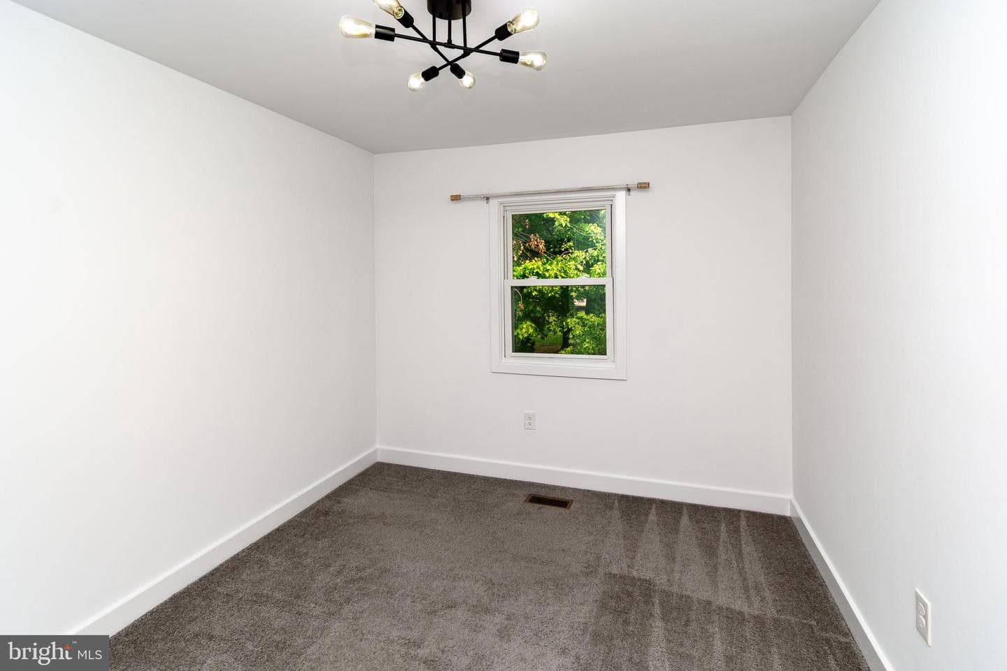 106 Providence Avenue photo 27