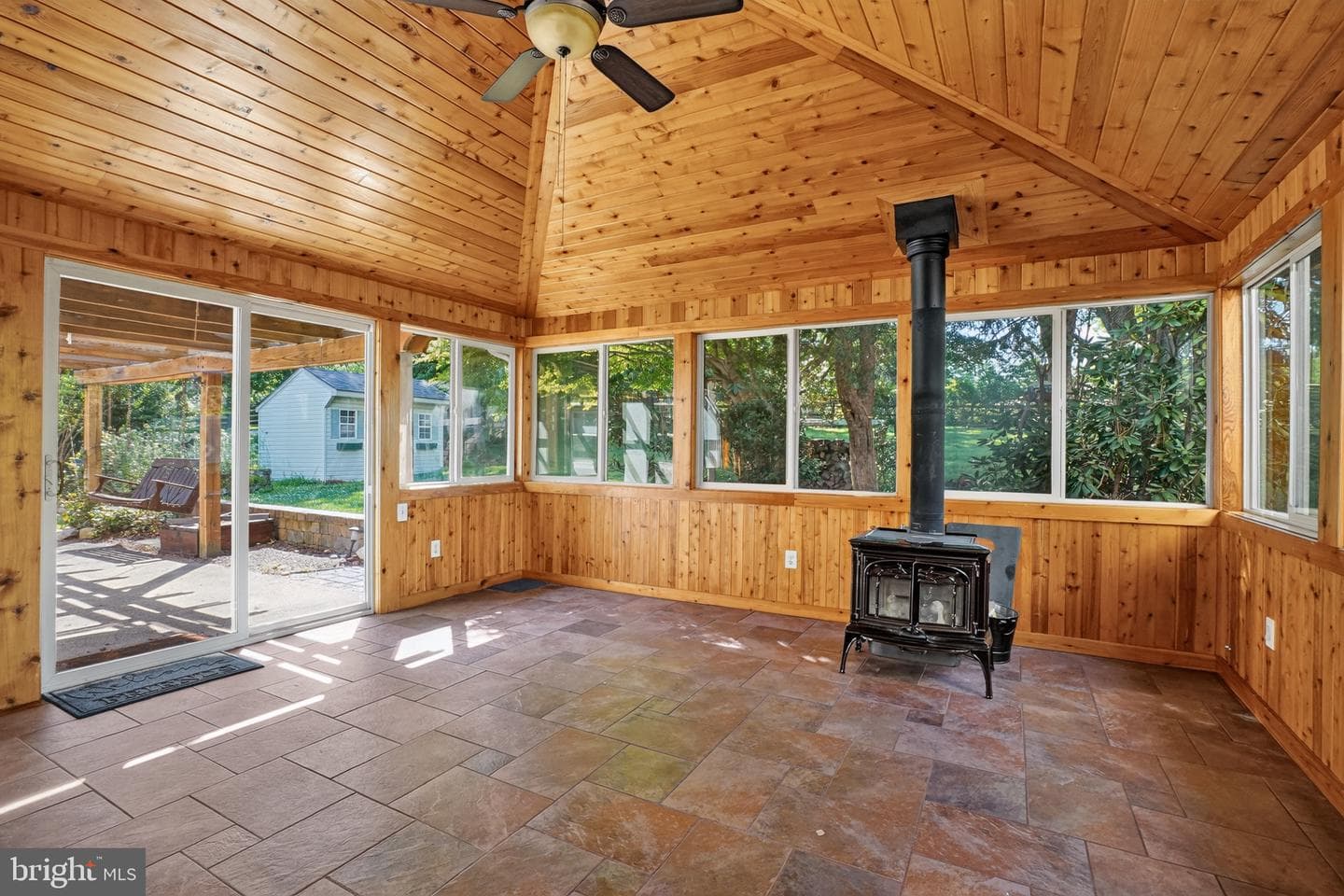 26 High Point Drive photo 4