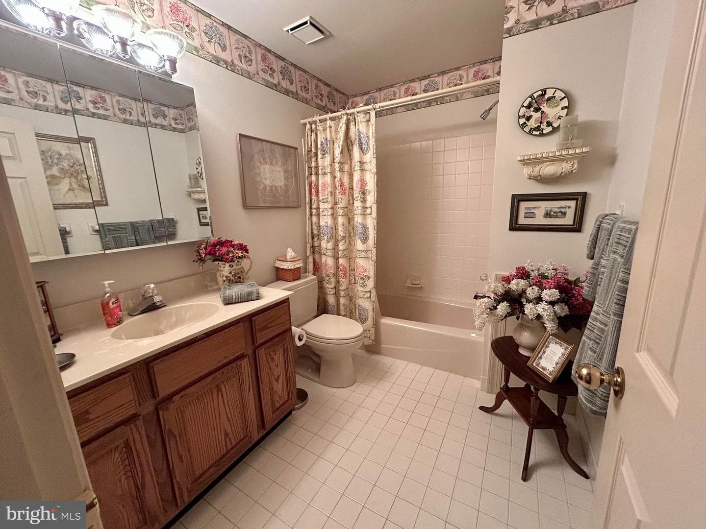10 Aurora Court photo 5