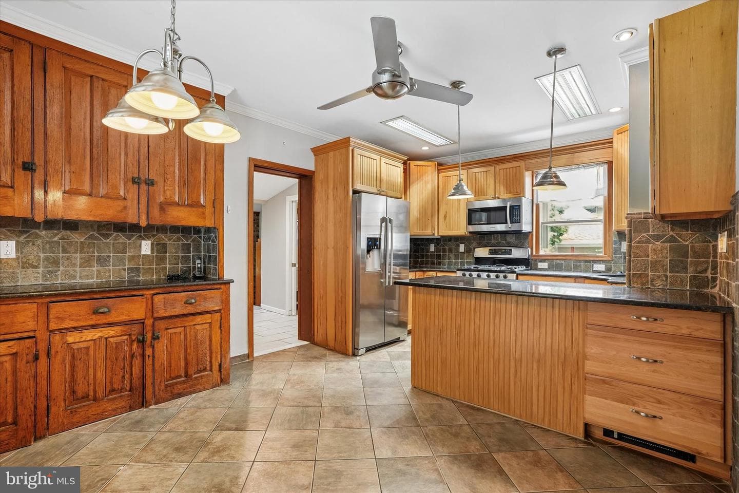 1049 Richardson Avenue photo 12