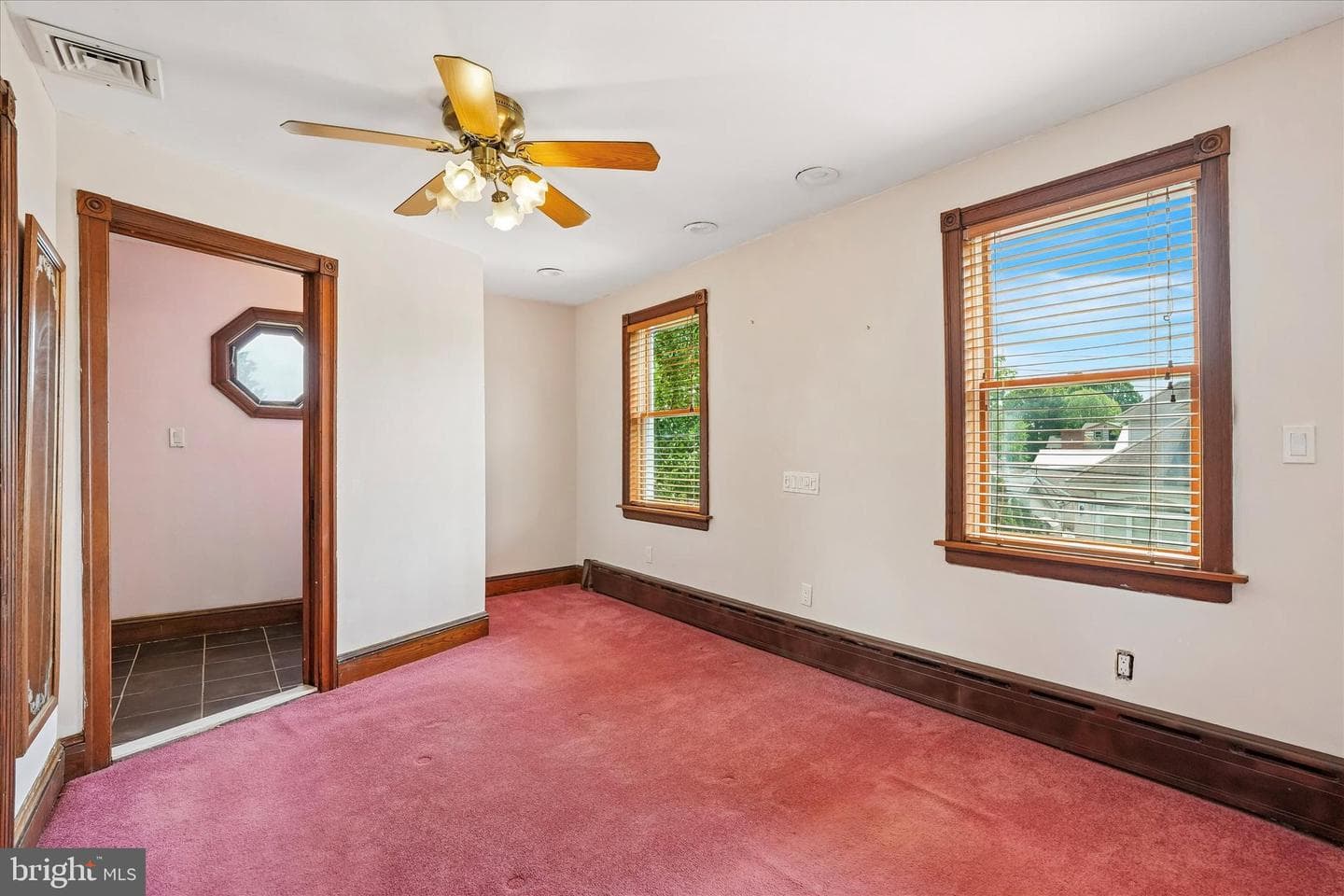1049 Richardson Avenue photo 32