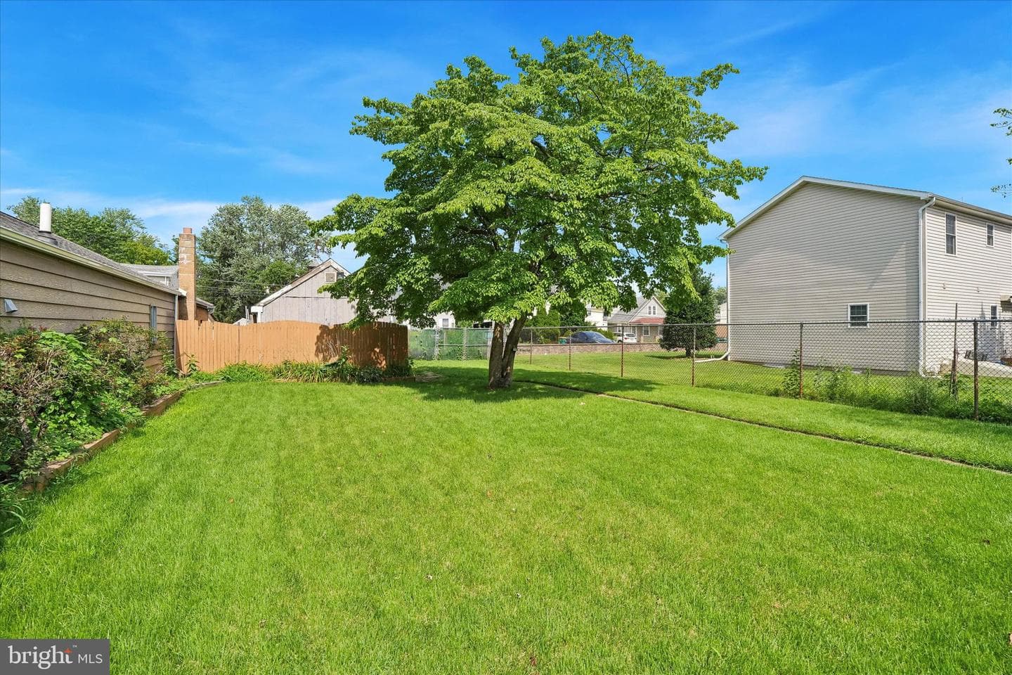 1049 Richardson Avenue photo 5