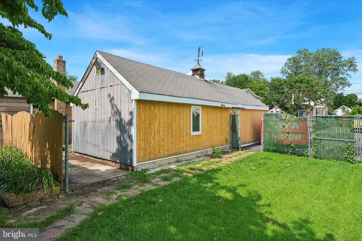 1049 Richardson Avenue photo 6