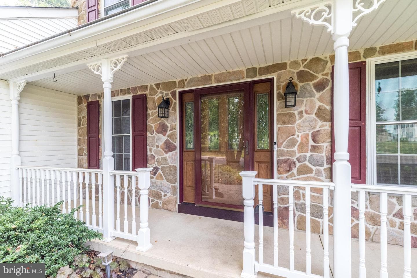100 Live Oak Drive photo 3