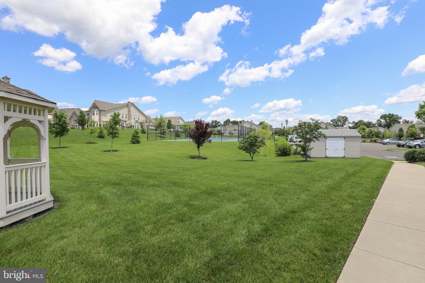 216 Willow Drive photo 12