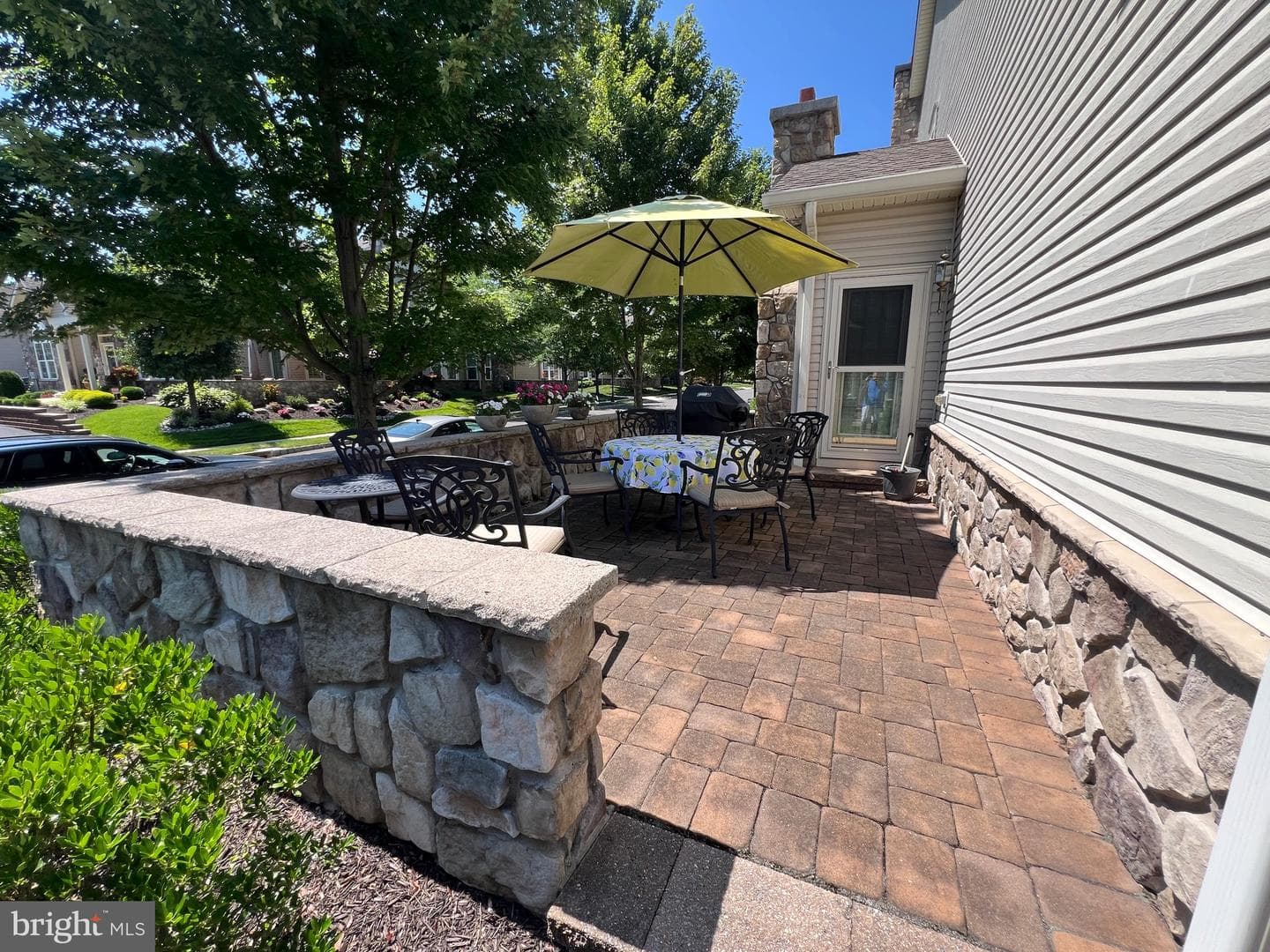 216 Willow Drive photo 5