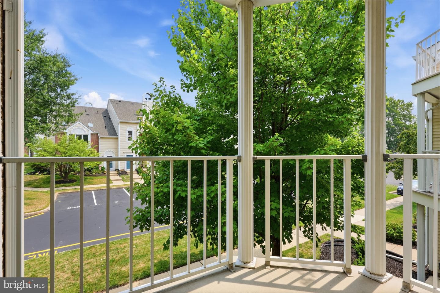 208 Devon Way photo 15