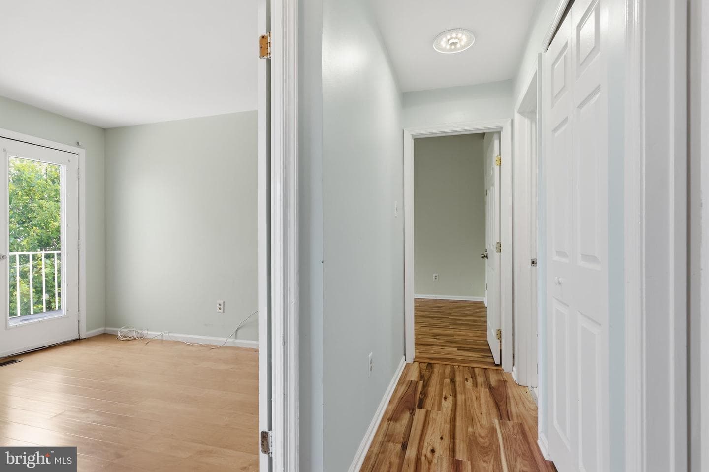 208 Devon Way photo 18