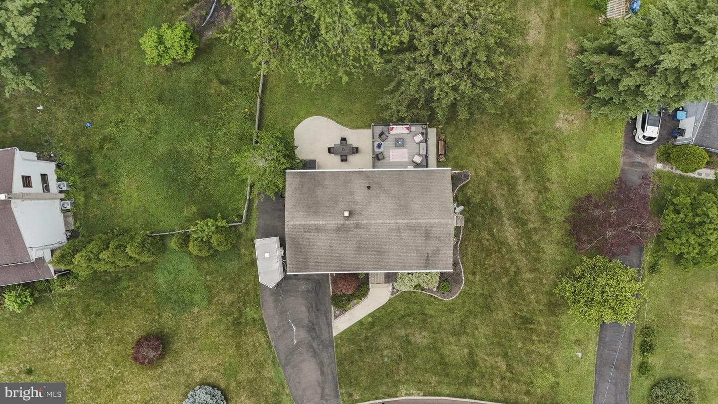 56 Falcon Drive photo 32