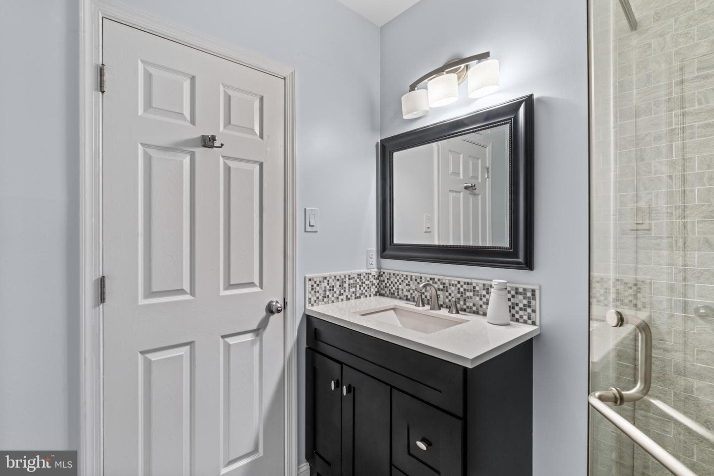 610 Valley Stream Circle photo 23