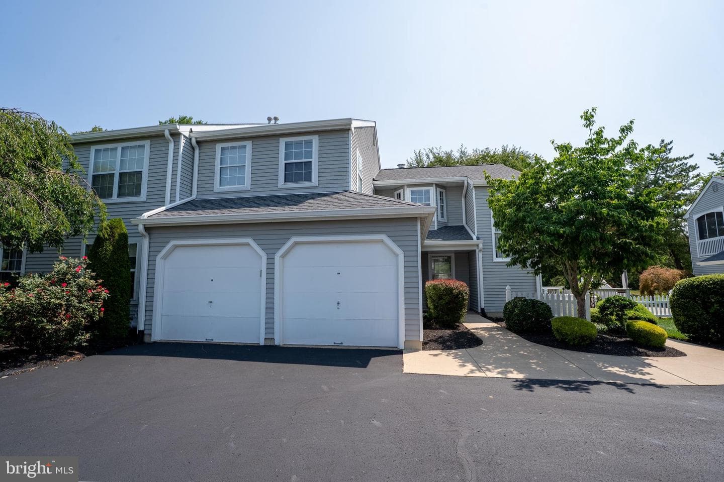 669 Rose Hollow Drive photo 2