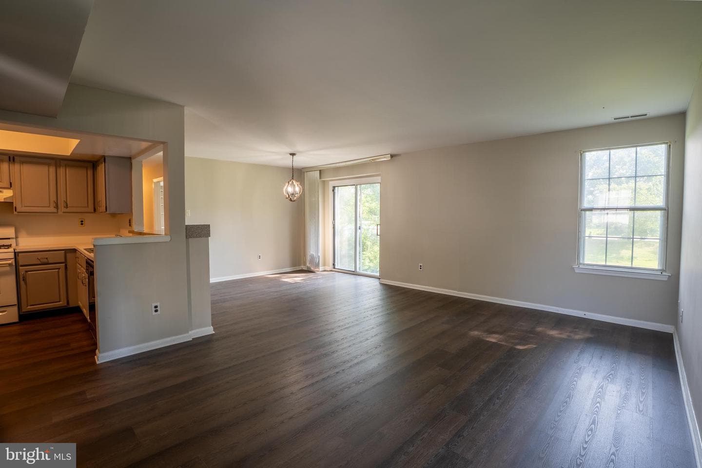 669 Rose Hollow Drive photo 3