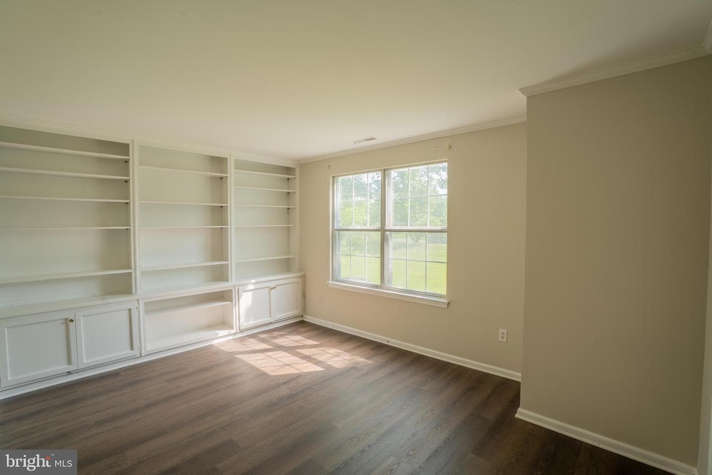 669 Rose Hollow Drive photo 8