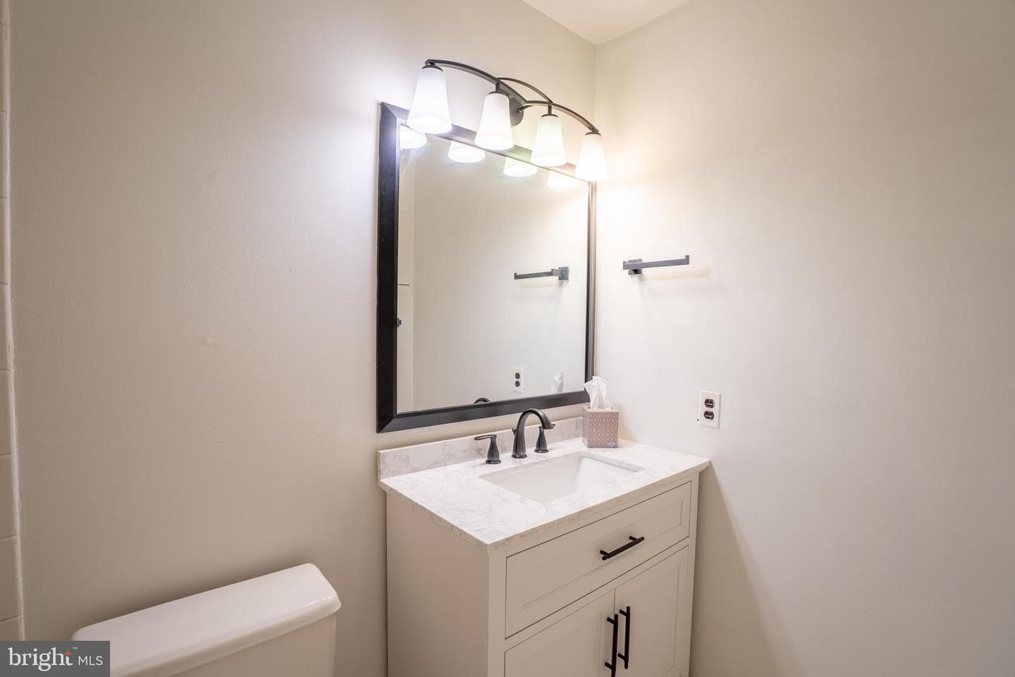 669 Rose Hollow Drive photo 9