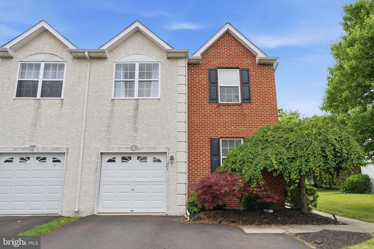 272 Hampshire Drive photo 1