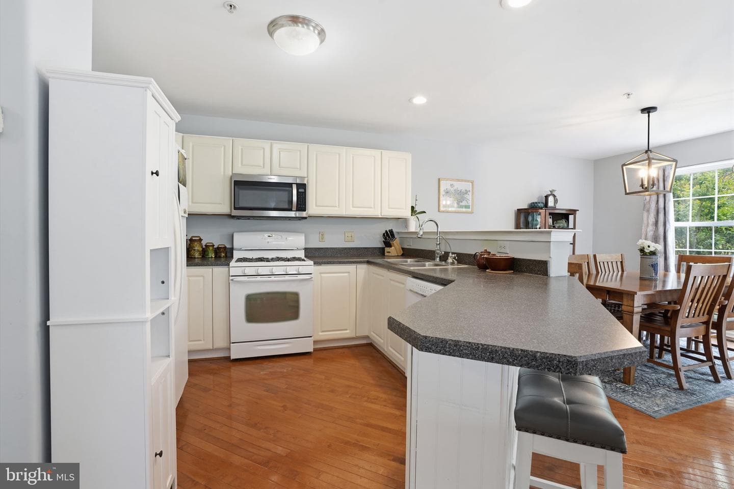 272 Hampshire Drive photo 11