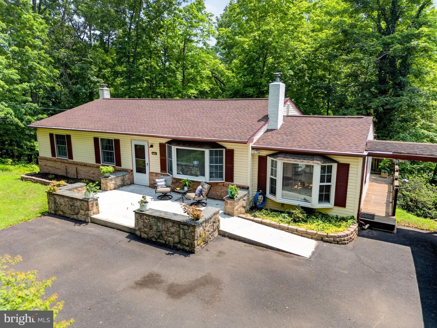 121 S Limekiln Pike photo 1
