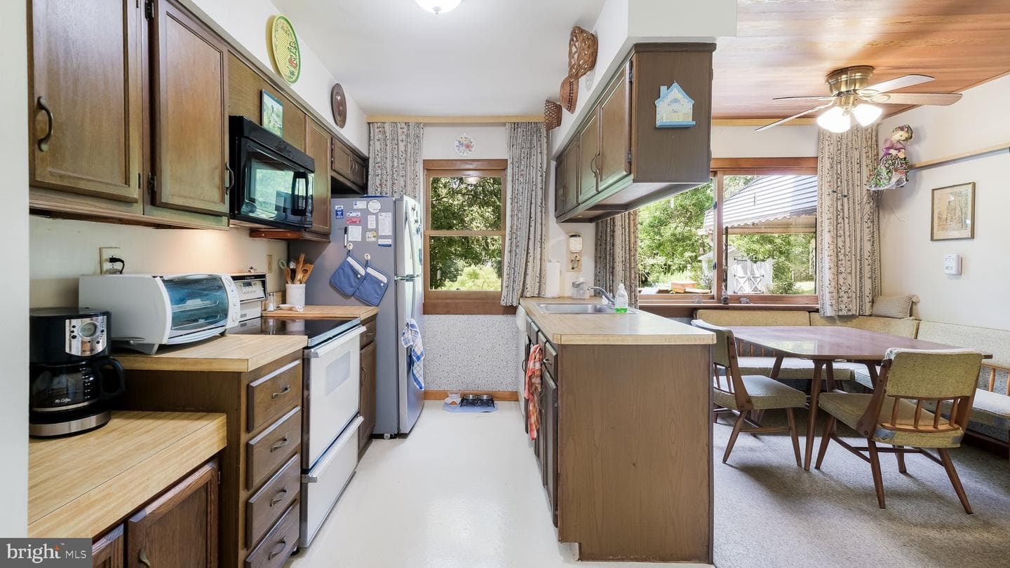1076 Connemara Circle photo 10