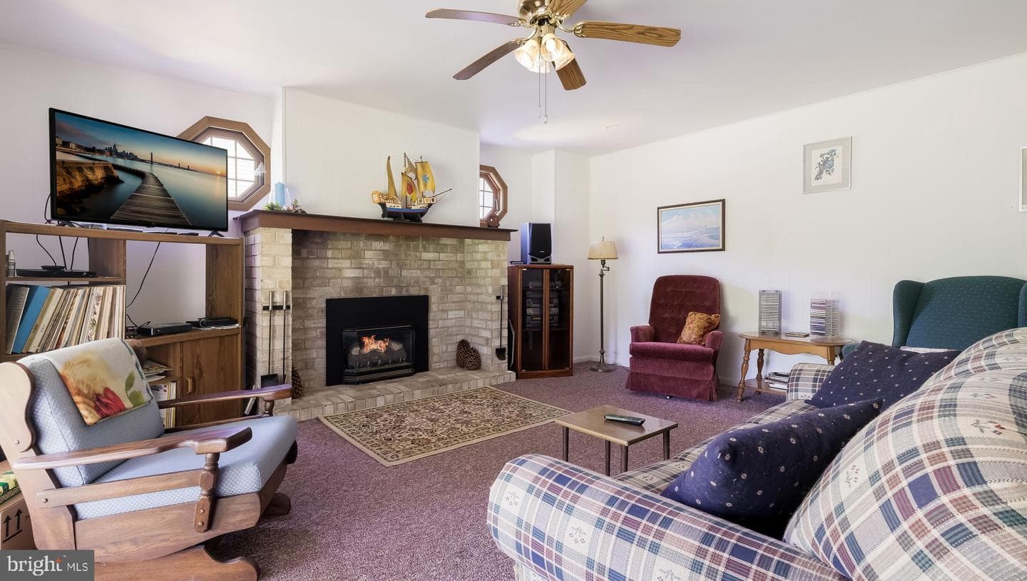 1076 Connemara Circle photo 15