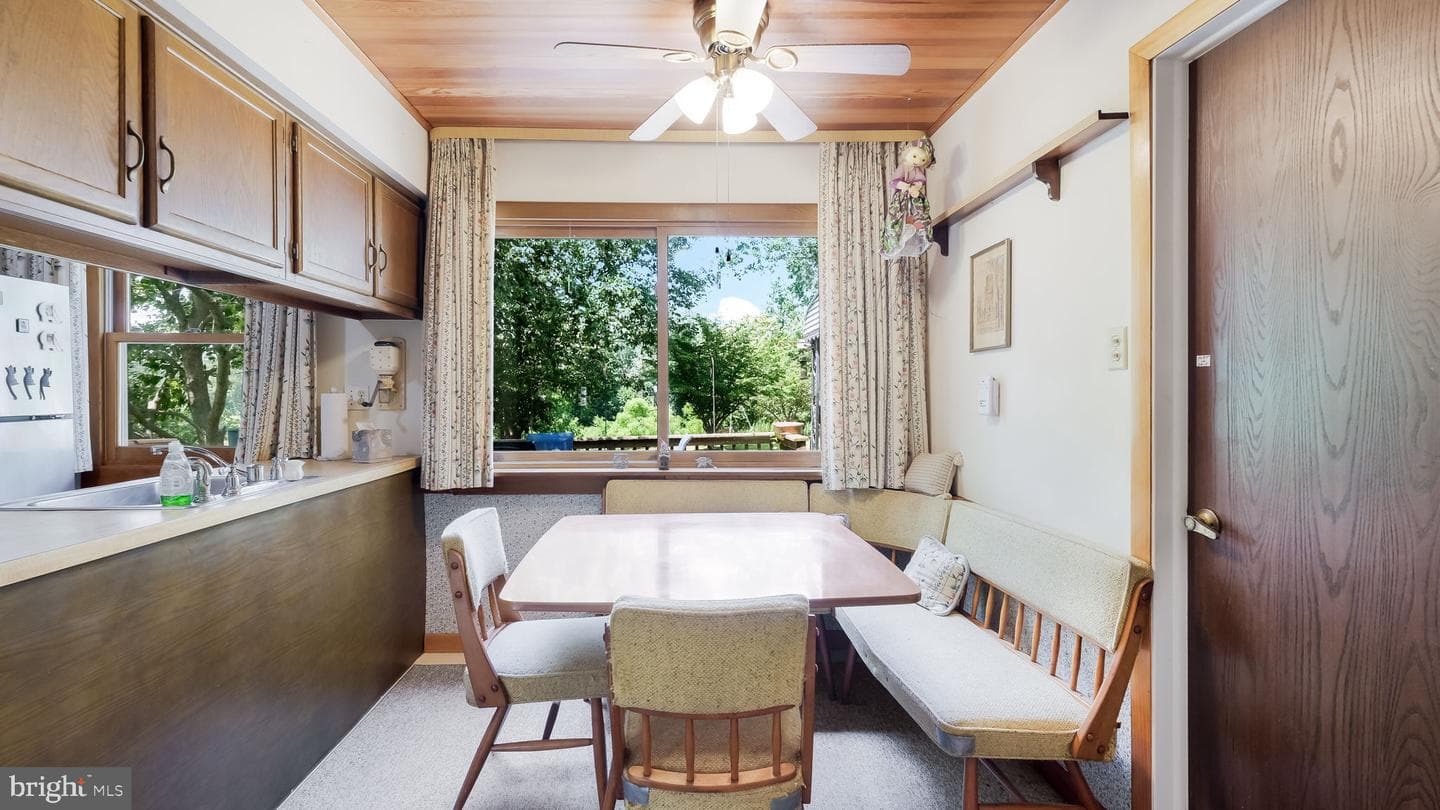 1076 Connemara Circle photo 7