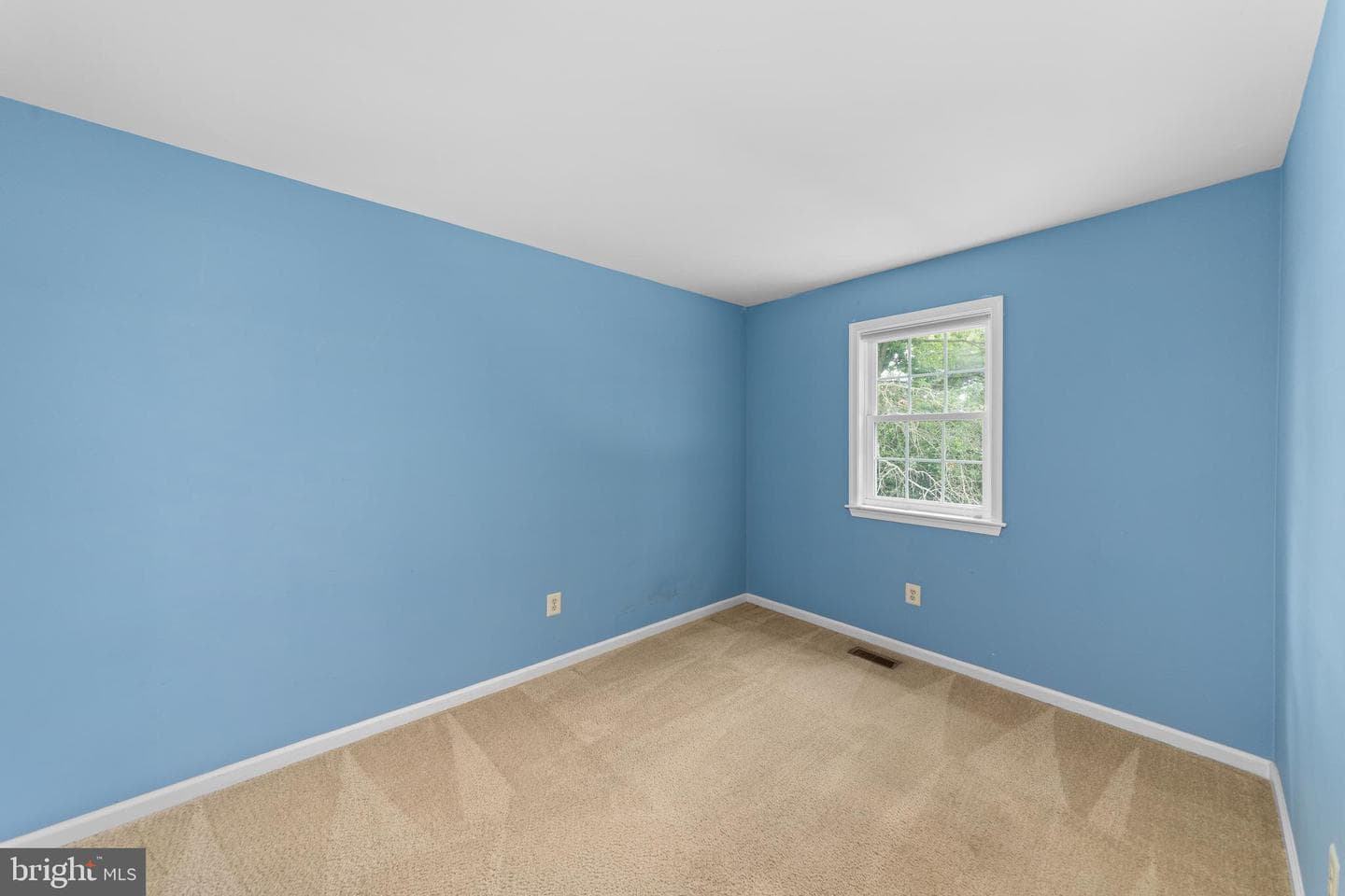 1574 Grey Lane photo 32