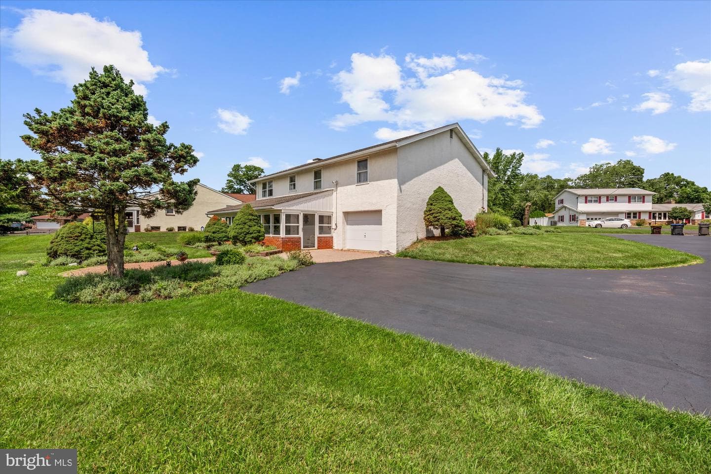 109 Roberts Avenue photo 34