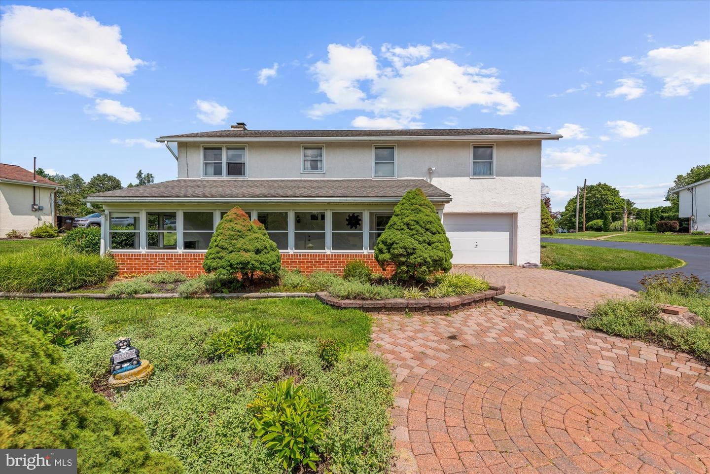 109 Roberts Avenue photo 36