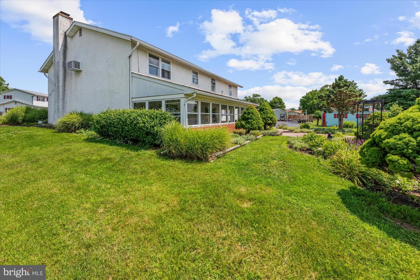 109 Roberts Avenue photo 37