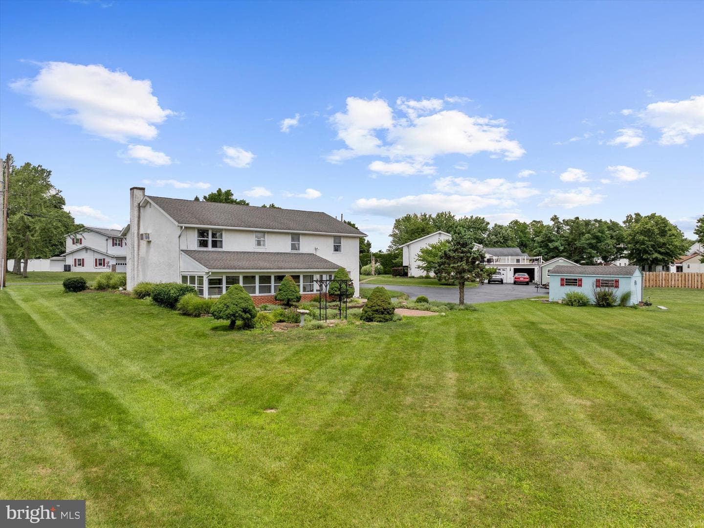 109 Roberts Avenue photo 40
