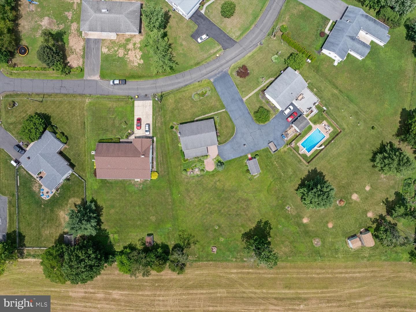 109 Roberts Avenue photo 46