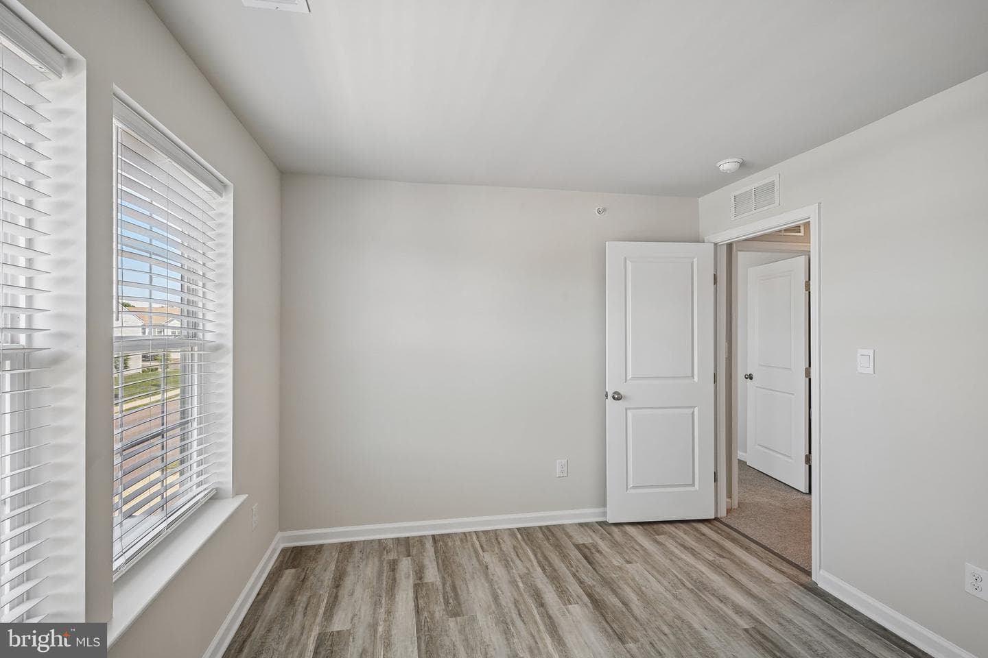 76 Fonthill Court photo 16