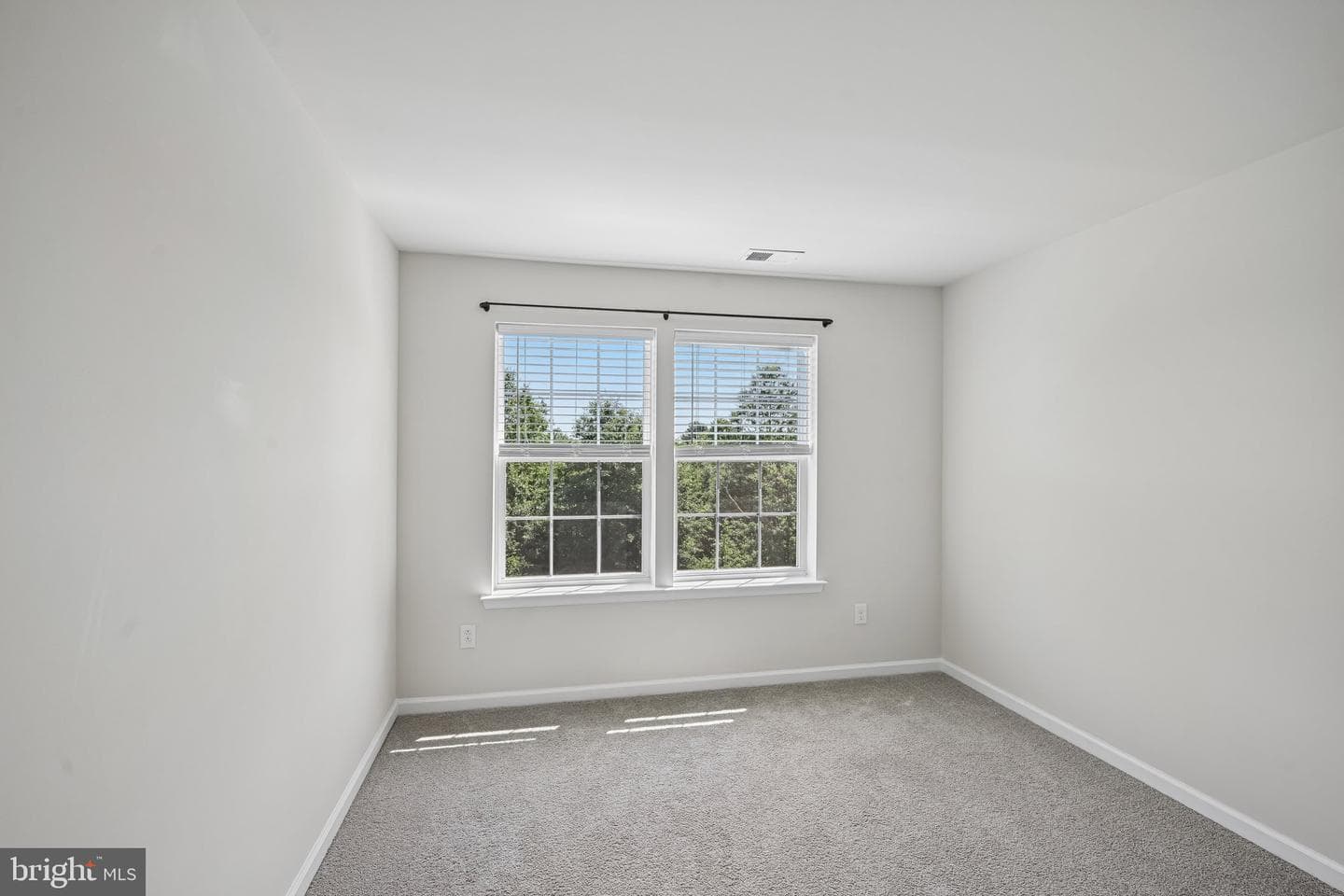 76 Fonthill Court photo 17