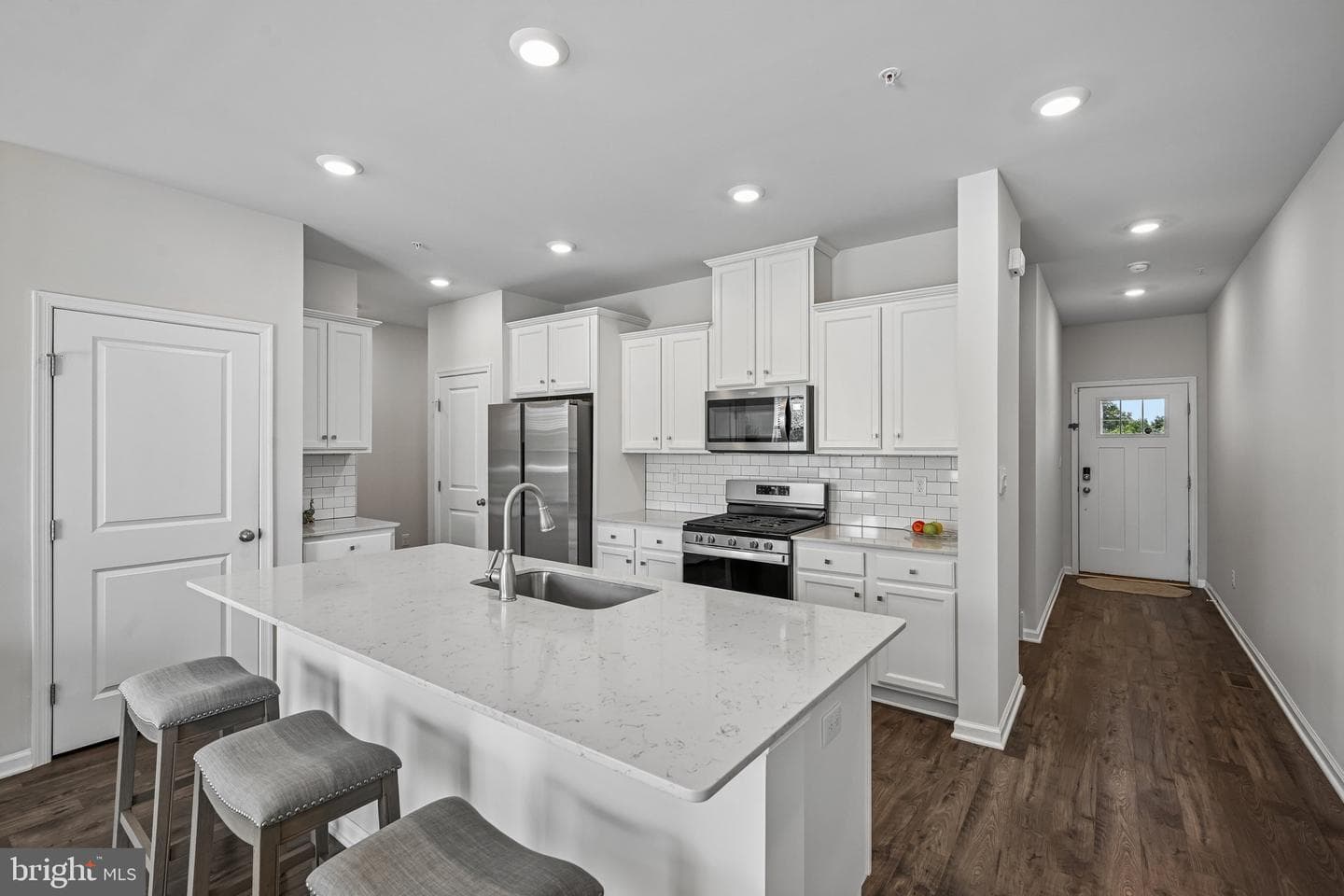 76 Fonthill Court photo 4