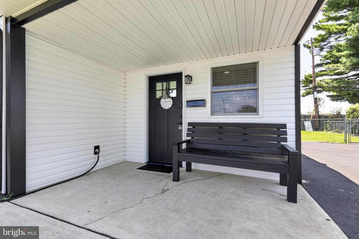 121 Gable Hill Road, Levittown