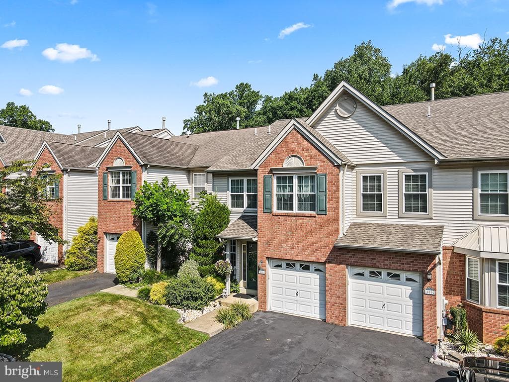518 Jason Drive, Southampton