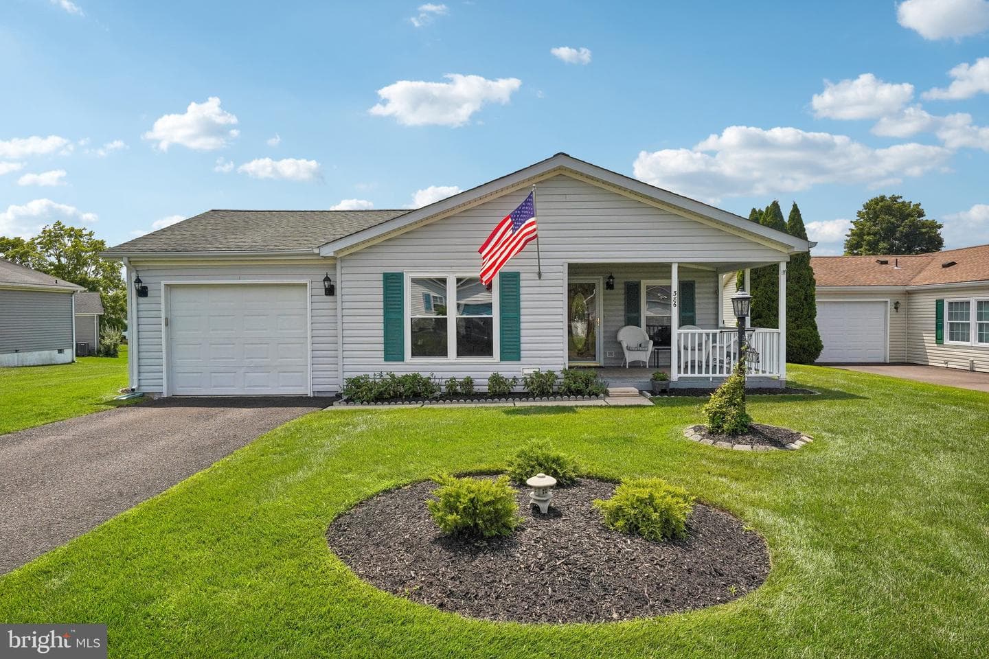 386 Thrush Court W, New Hope