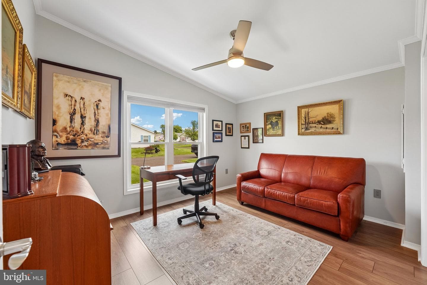 386 Thrush Court W photo 16