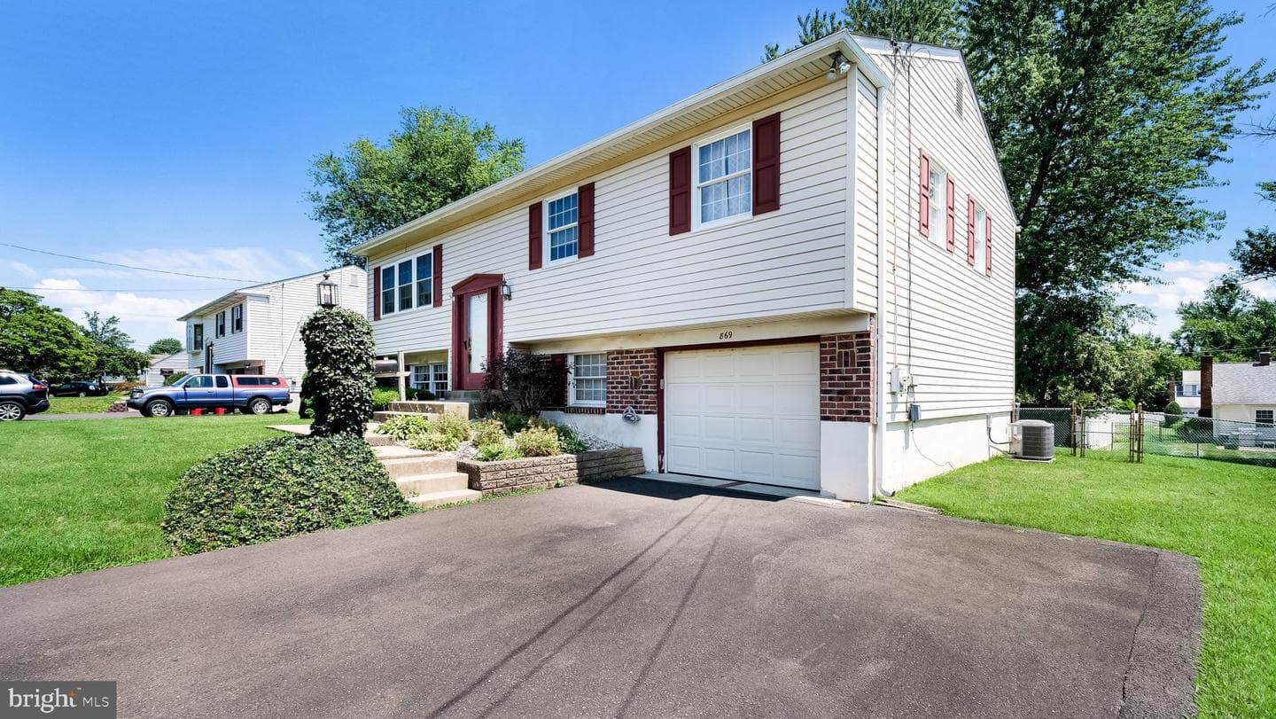 869 Longstreth Road photo 3